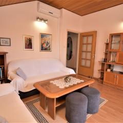 2 bedroom apartment with garden