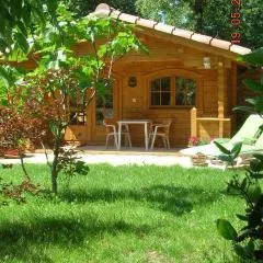 Chalet L'Emiline Charmio sud Aix-en-Provence climatisé kitchenette accès piscine et spa