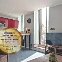 Le Bouda avec un balcon vue sur la République