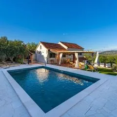 3 Bedroom Gorgeous Home In Benkovac