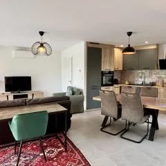 Designer flat with lovely terrace!