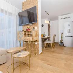 Villa LA-Two Bedroom Apartment with Terrace