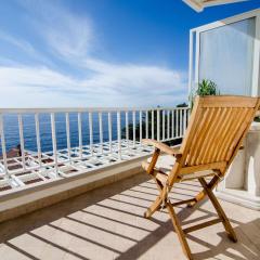 Apartment Paco - Three-Bedroom Apartment with Balcony and Sea View