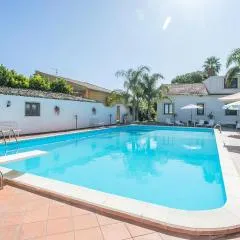 Beautiful Home In Chiaramonte Gulfi