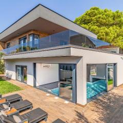 4 Bedroom Awesome Home In Fazana