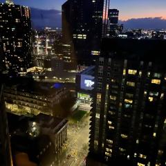 Collins St 568 City 1B1B Quick