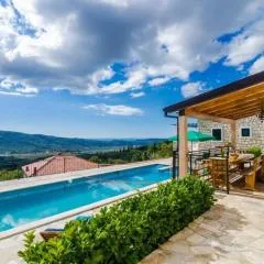 Four-Bedroom villa with pool
