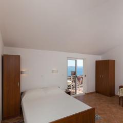 Villa Dubravka - Premium Studio Apartment with Balcony and Sea View Apartman 2