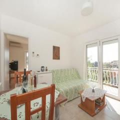 Bertie's Lodge - One Bedroom Apartment with Terrace and Sea View A2