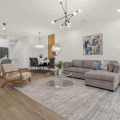 Upstay - Modern Family Townhome with Pool
