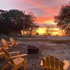 Retro by the Bay Close to Beach Eglin PetFriendly