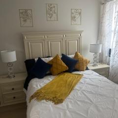 Modern 4BR- Near Everything!