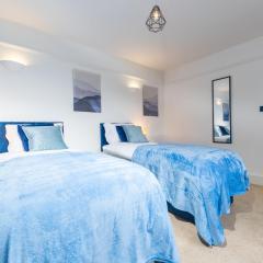Entire 5 Bed House - Contractors, Family's & More - Free Parking