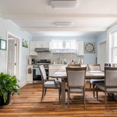 Cozy Condo in Media with Free Parking