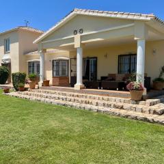Stunning Villa Perfect for Golf Lovers & Families!