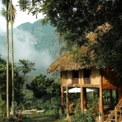 Thai House Pu Luong - Century Old Stilt House with Terrace Views