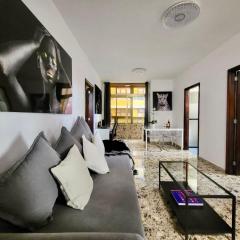 Affordable holiday accommodation for large families and groups at Las Canteras beach with 3 Bedrooms and Free Parking