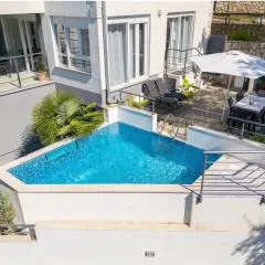 Apartment Sasso Bianco with the Private Pool