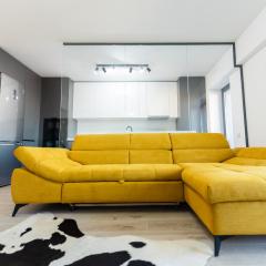 Vanda - Park-View Apartment with Private Balcony