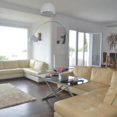 Caecilia & Lawrence Villa