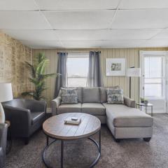 Snug Escape Close to Niagara Falls home