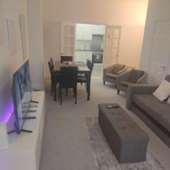 Modern 2 bed house sleeps 6