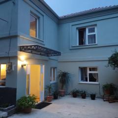 Traditional House L&A Korçë