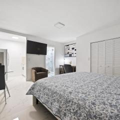 Nice,Stylish King Bed Studio