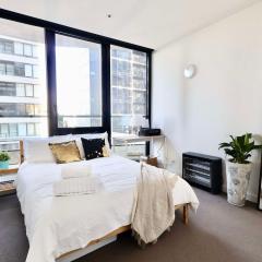 Entire 1 BR Southbank Apartment - Gym Pool Sauna 1 step to Crown Casino