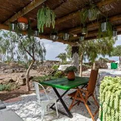 Bohemian Art House - 2BR in Yaiza & Garden