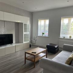 Basingstoke 5-Bed Garden Home