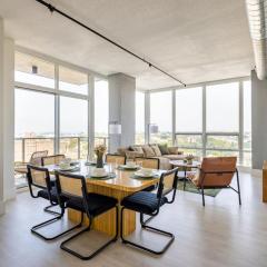 Modern Loft 15 Min from NYC with City View & Pool