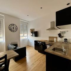 Studio fonctionnel, centre ville, rénové 205