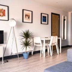 The Seaview Apartment - Margate Beach - By Goldex Coastal Breaks