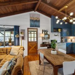 Emerald Cove Lakefront Cabin With Kayaks & Canoes