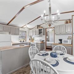 Blue Heron Lakefront, Caddo Lake, Kayaks & Canoes