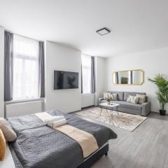 Exclusive & Grand City Central Residence w' 4BEDRM, 3BATHRM