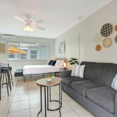 Sunset Bliss Hollywood Seaside Studio Retreat