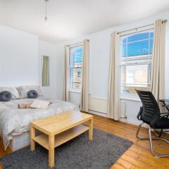 Bright Spacious Double Bedroom