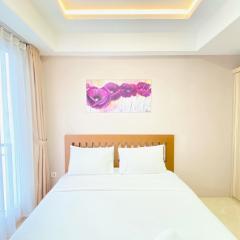 Homey Studio Room at Grand Asia Afrika Apartment By Travelio