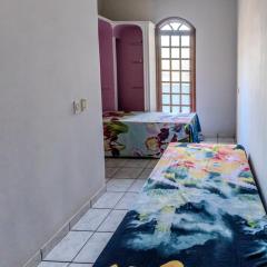 Quarto 5 com 2 Camas de Solteiro