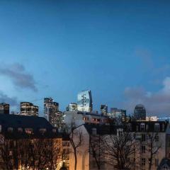 Contemporary, view of La Défense, all comfort
