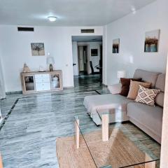 Monte Duquesa Plaza Palmeras close to Port and Beach