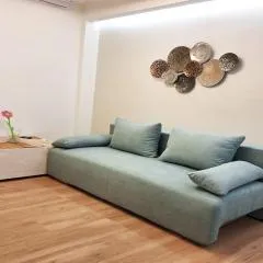 Nopi's Modern 2 BR Apart in Peraia by Xenius Zeus