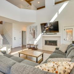 Furnished Deck and Hot Tub Chic Granby Home!