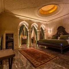 Signature Cave Premium Suites