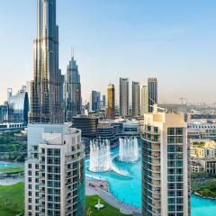 Lavish 2 Bedroom I Burj Khalifa & Fountain Views I Free Gym, Pool, Parking, Wi-Fi and PS5 I by Skyline Serenity