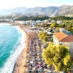 Potam'Sea Bliss 35- Beach Front, Sun Beds & Parking