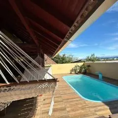 Casa com piscina a 300m do mar!