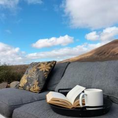 Apartment - Coastal Comfort with Outdoor Lounge - wifi